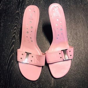 Cute slide on  pink pumps